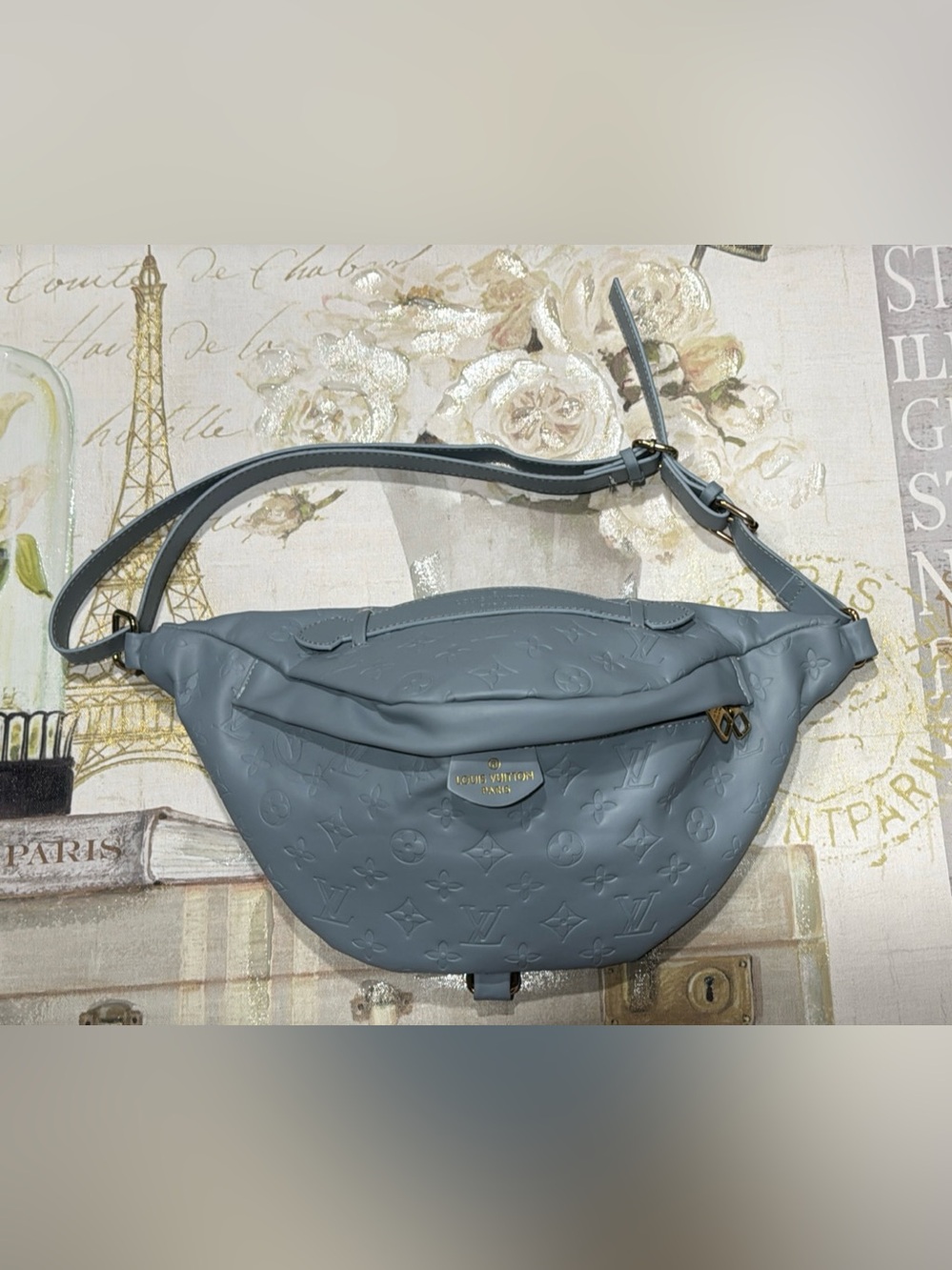 NWOT Beautiful Fanny Pack Pristine Condition Never Used - Picture 4 of 7